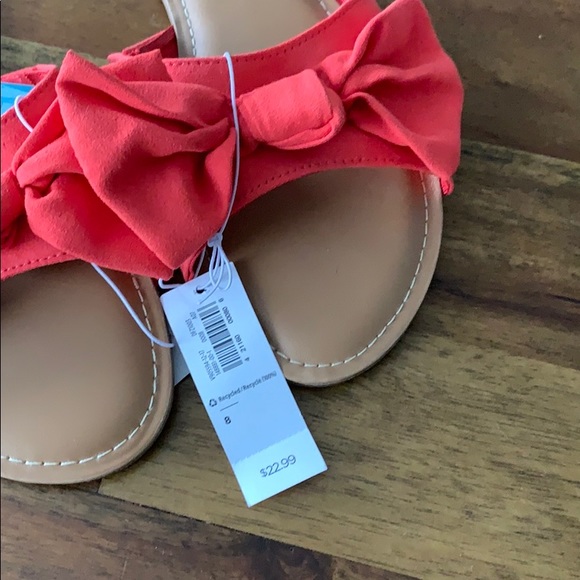 Old Navy Sandals - Picture 2 of 2
